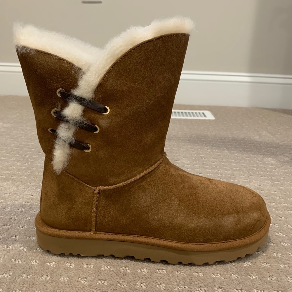 NEW UGGS
